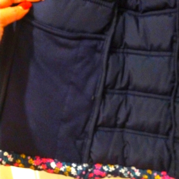 Gap Floral Puffer Vest Size Medium - Picture 6 of 10